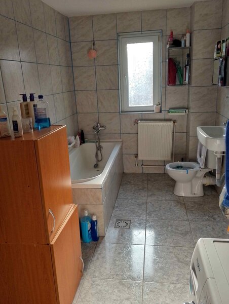 Cornatelu, sat Bolovani, Dambovita, 44 km de Bucuresti, vila noua, comis. 0