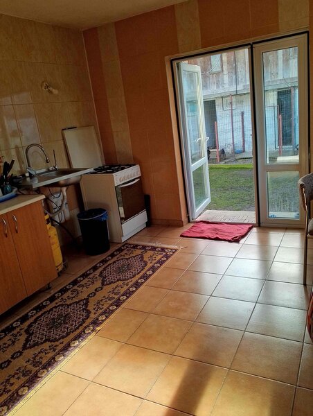Cornatelu, sat Bolovani, Dambovita, 44 km de Bucuresti, vila noua, comis. 0